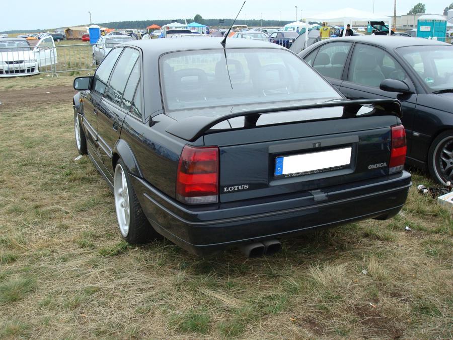  Opel-Lotus Omega 1990 года  (фото 2 из 23)
